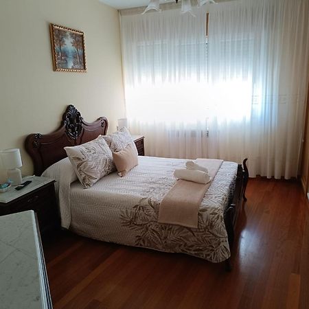 Baixo A Lua Rooming Sarria Buitenkant foto