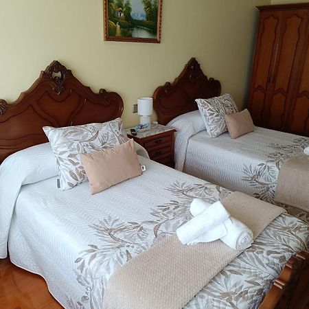 Baixo A Lua Rooming Sarria Buitenkant foto