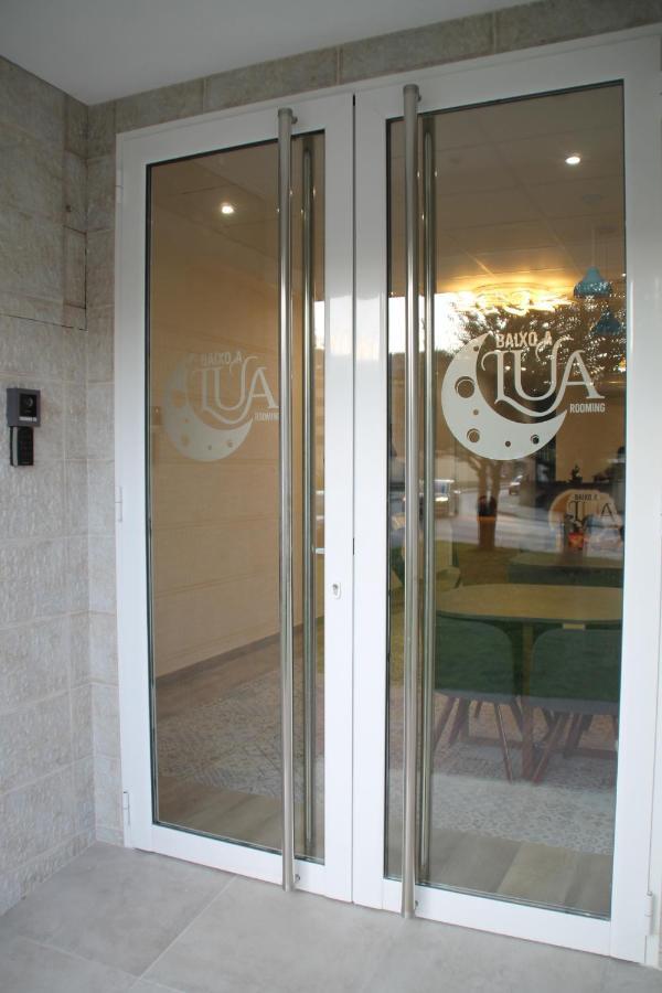 Baixo A Lua Rooming Sarria Buitenkant foto
