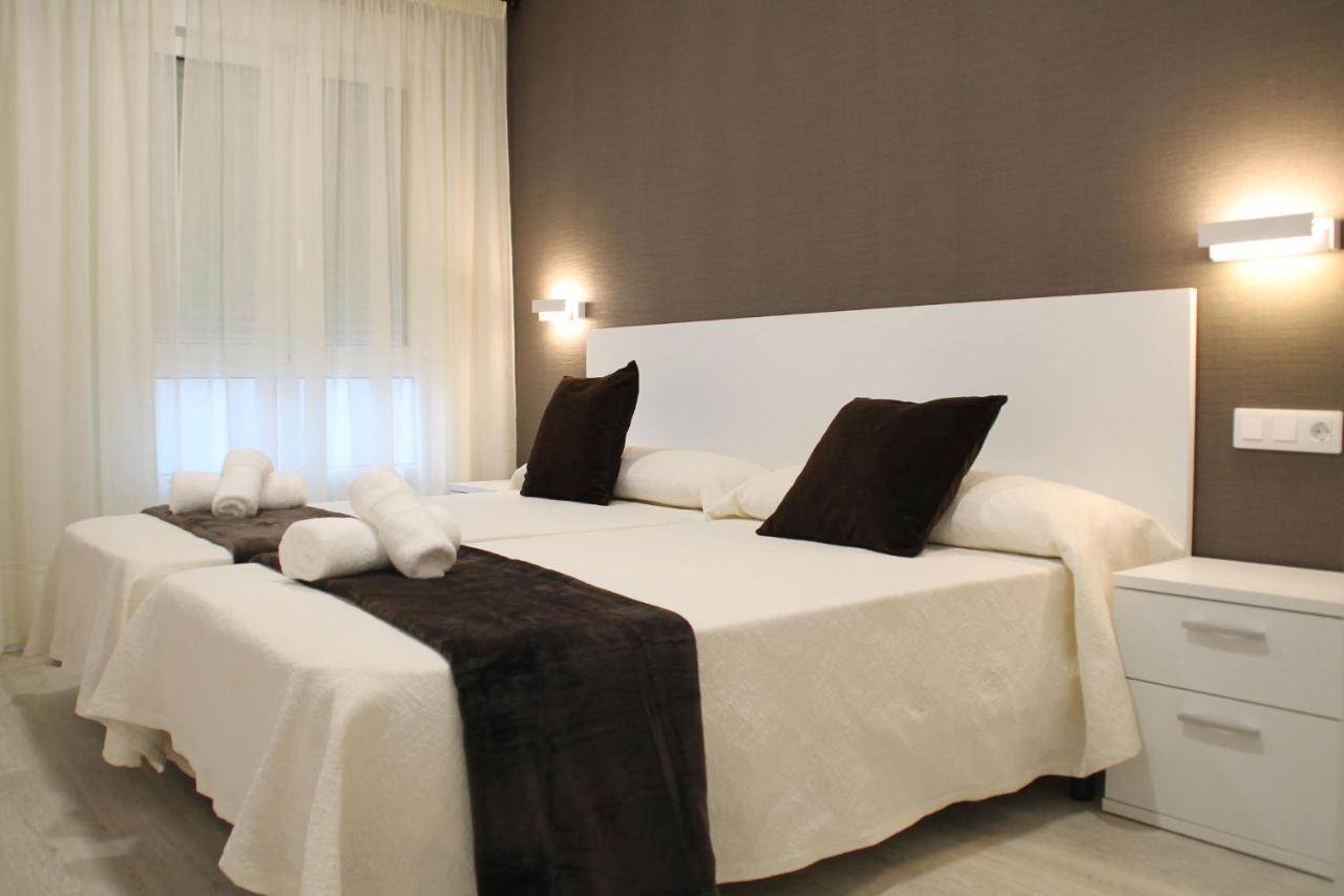 Baixo A Lua Rooming Sarria Buitenkant foto