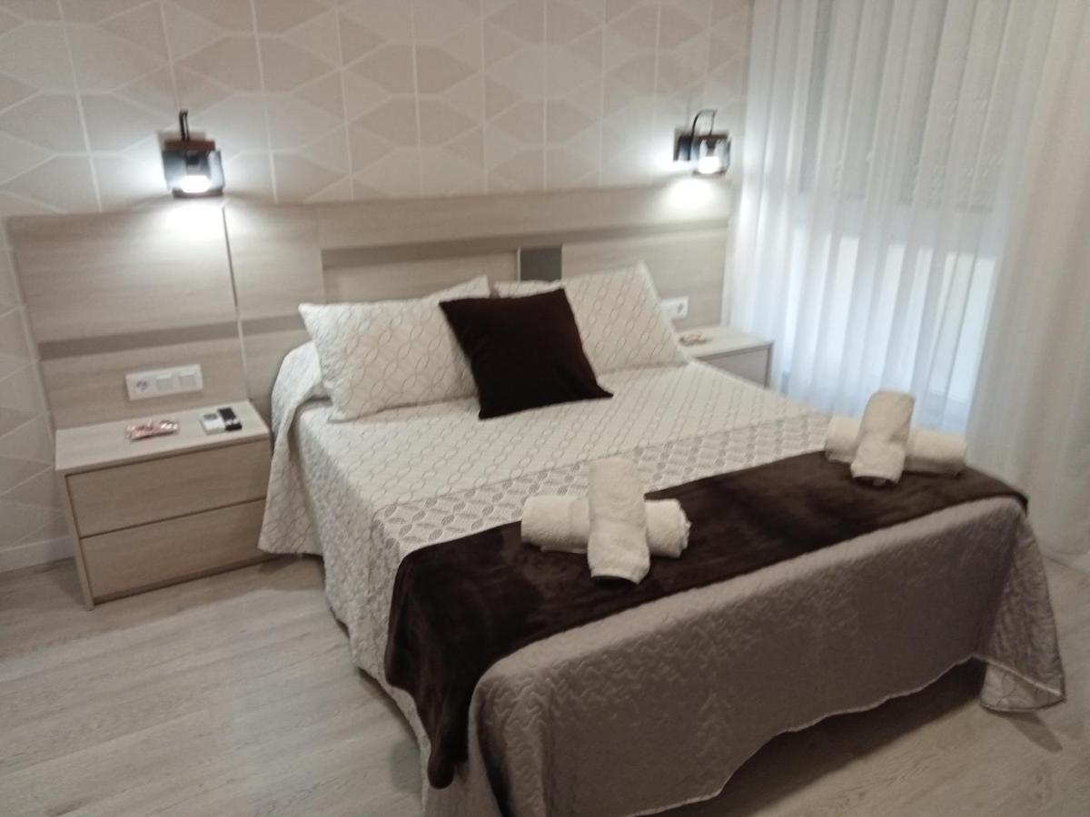 Baixo A Lua Rooming Sarria Buitenkant foto